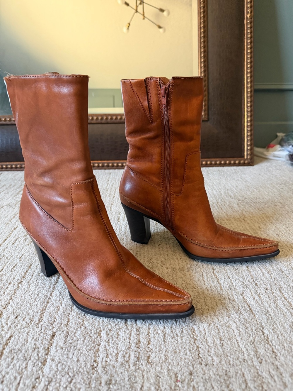 Vintage Diba leather pointy toe heeled booties